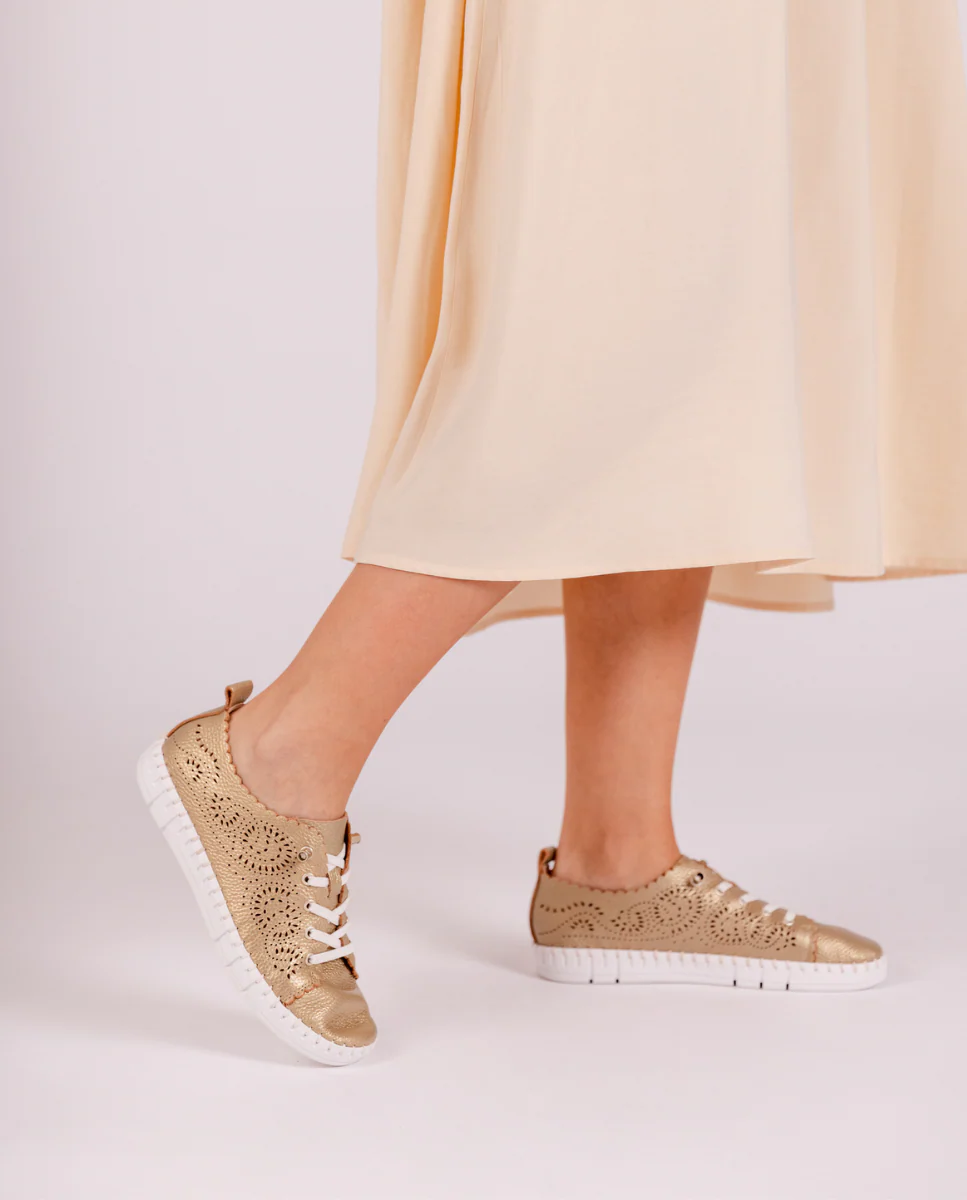 Sneaker FLOW-005 dorado