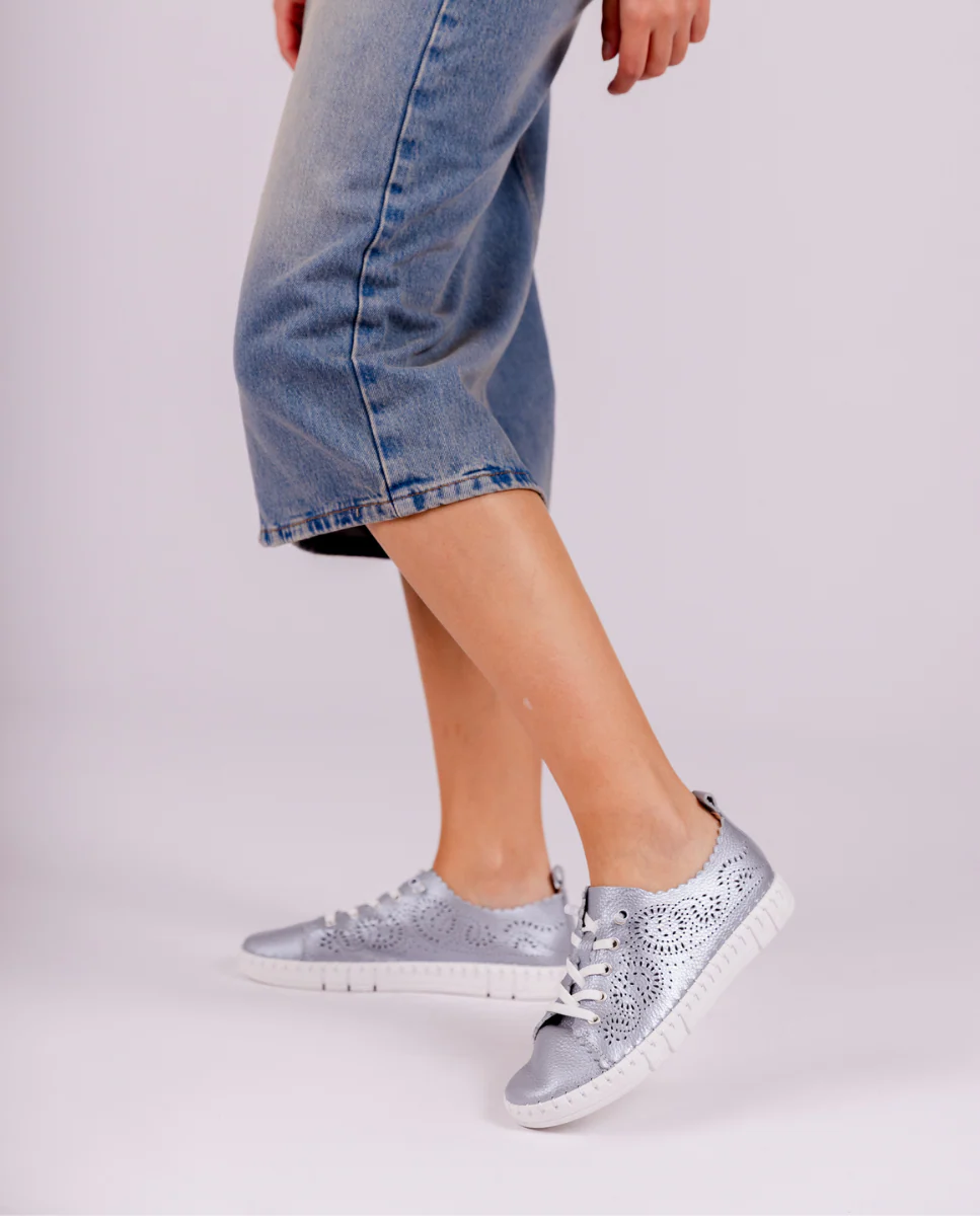 Sneaker FLOW-005 plateado - Image 2